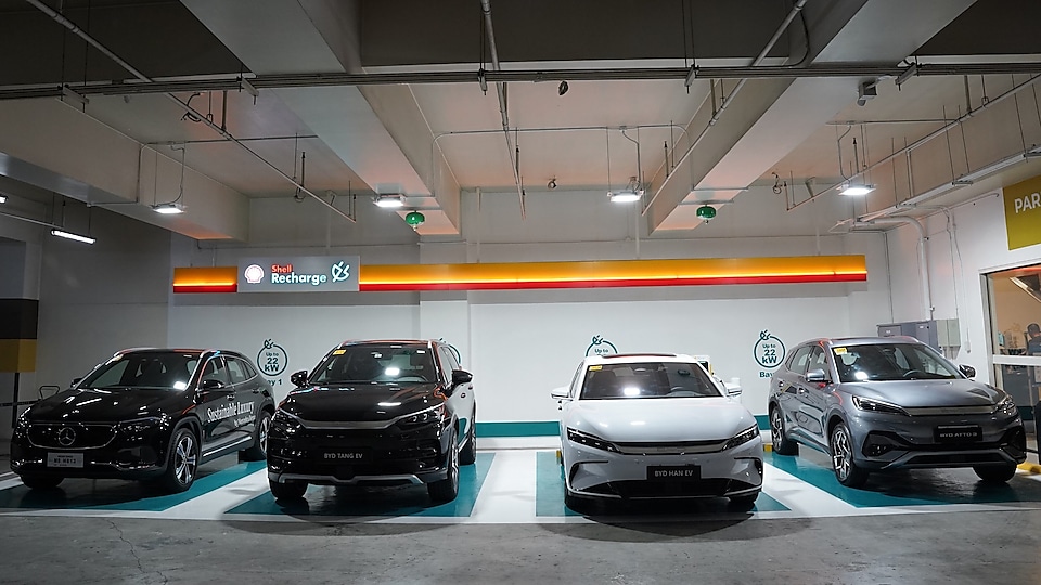 Shell Recharge Estancia Mall type 2 connectors are also compatible with EVs such as BYD Tang, BYD Han and BYD Atto 3.